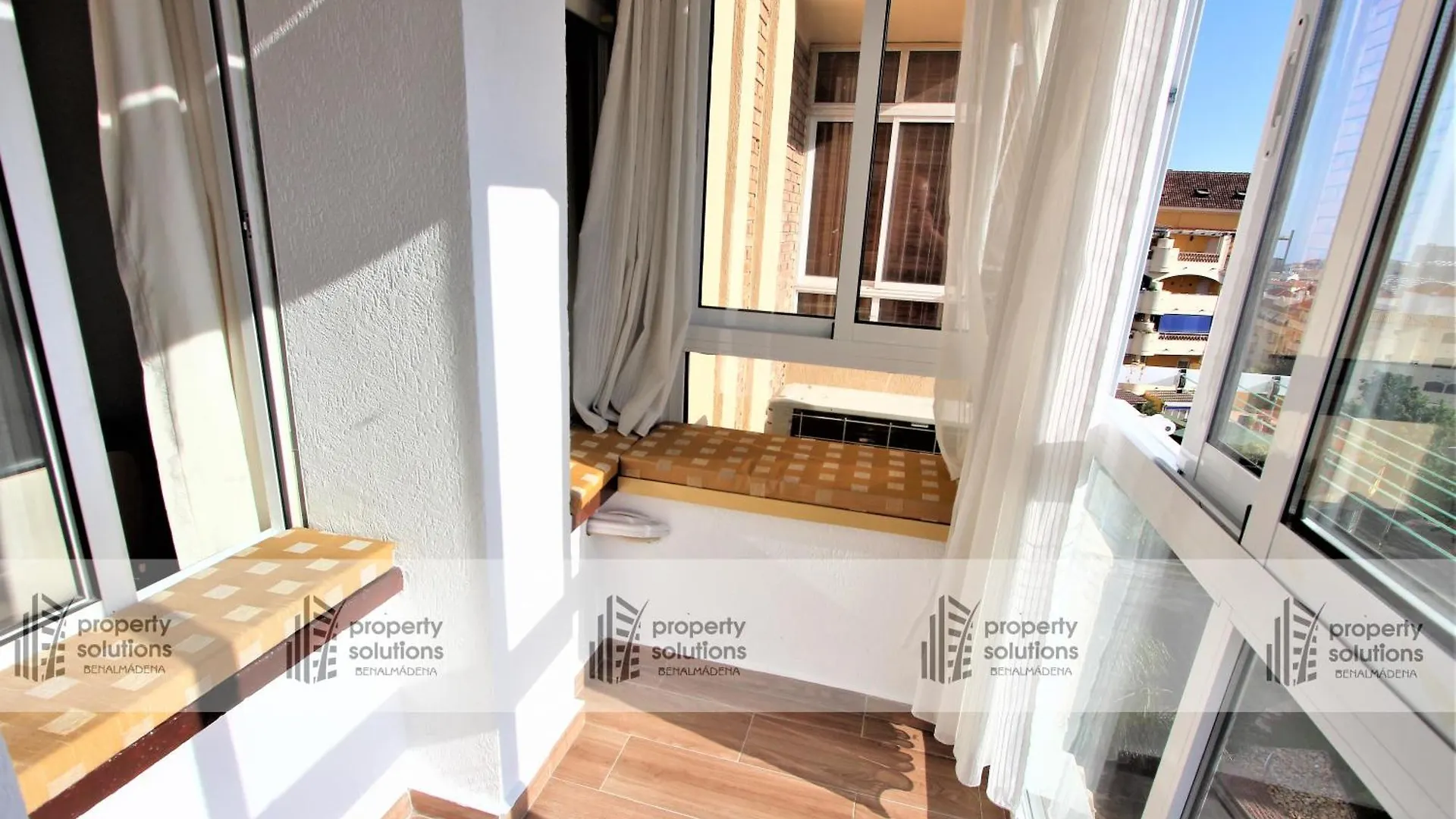 325 Agata Apartamentos - Piscina Y Playa -Canales De Tv Internacionales 베날마데나코스타 0*,  스페인